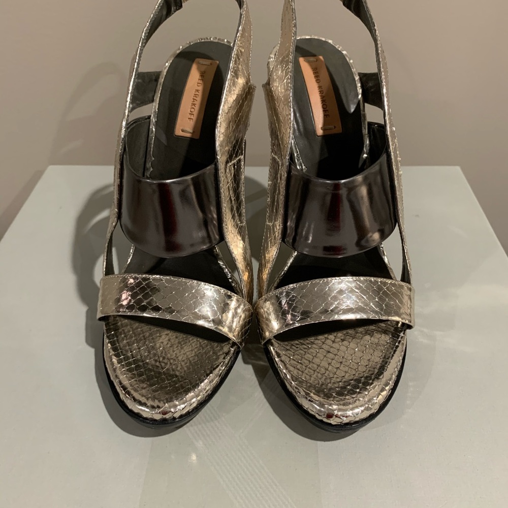 Shoes - Picture 2 of 6